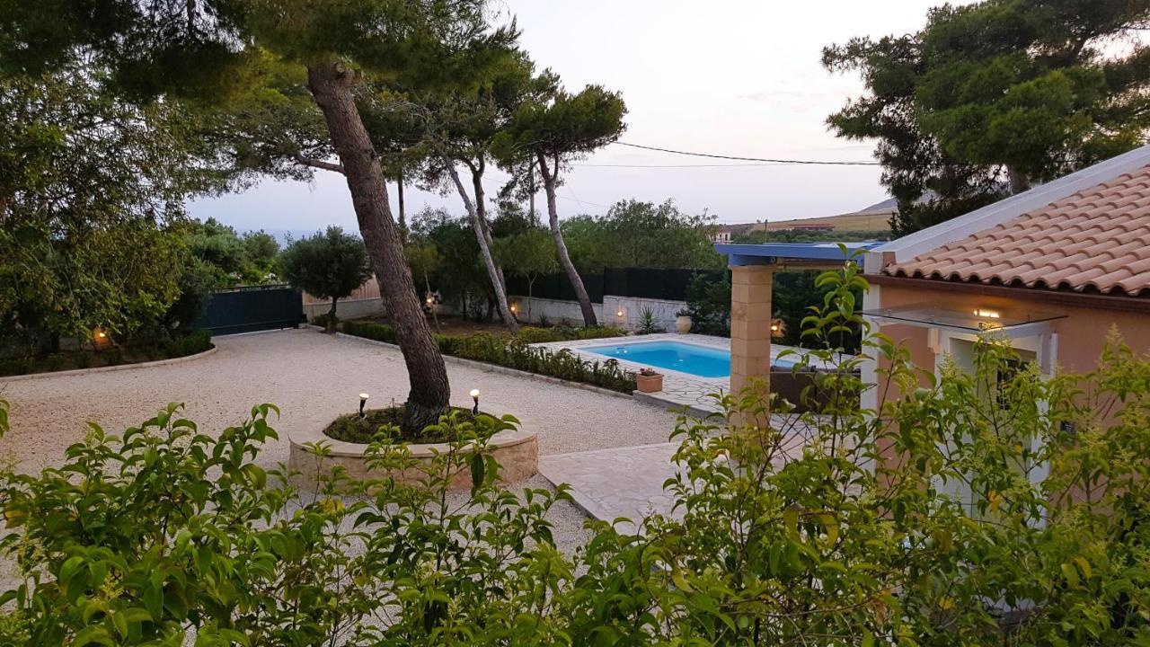 Ponderosa Villa Ликсури Екстериор снимка